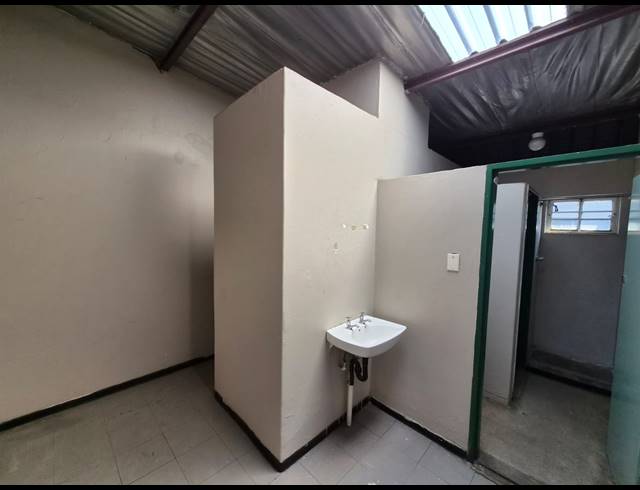 145M² WAREHOUSE TO LET IN WADEVILLE